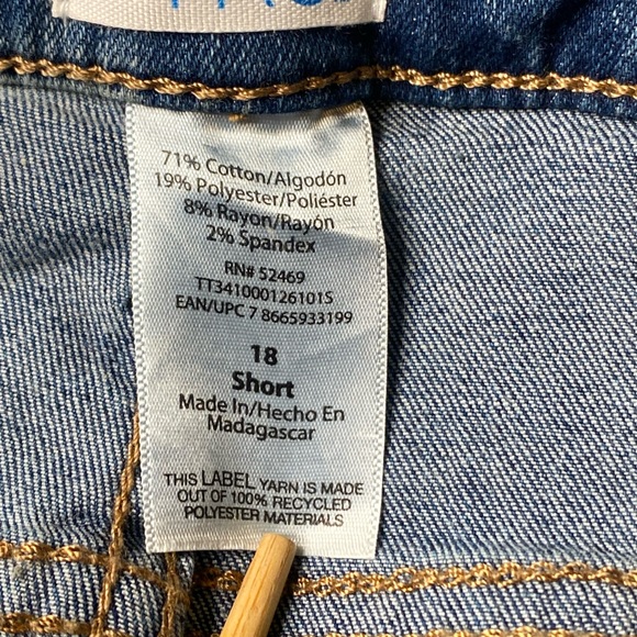 Time & Tru Women’s Mid Rise Bootcut Blue Jeans, Slit Ankles,Size 18S NWT - Picture 5 of 5